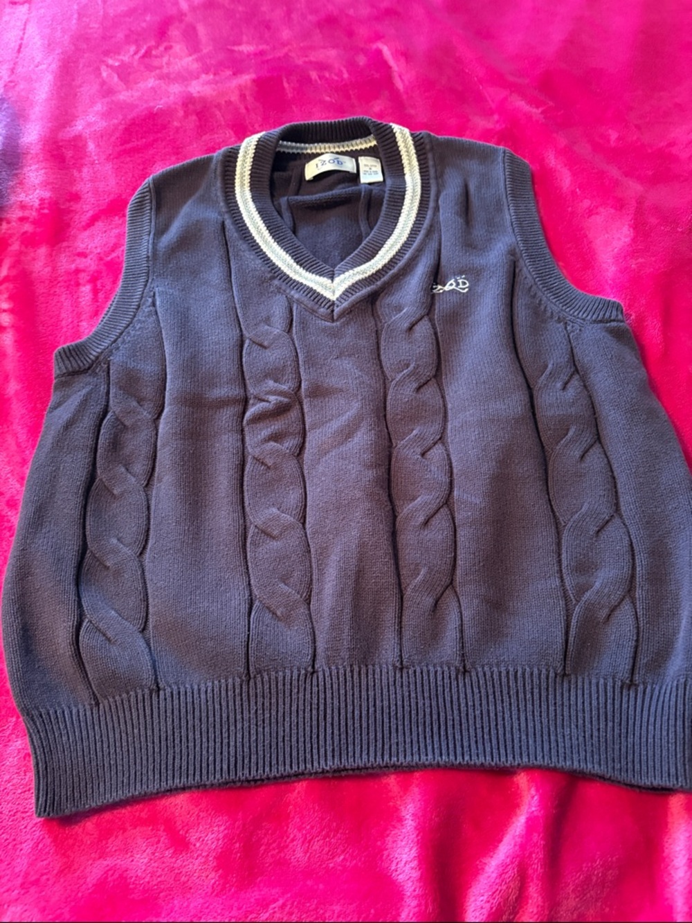 Izod Navy Cable-Knit V-Neck Sweater Vest with Cream Trim